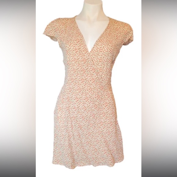 Beautiful NWOT Robbie dress by Brandy Melville❤️☝️Black Friday sales! - Picture 1 of 6